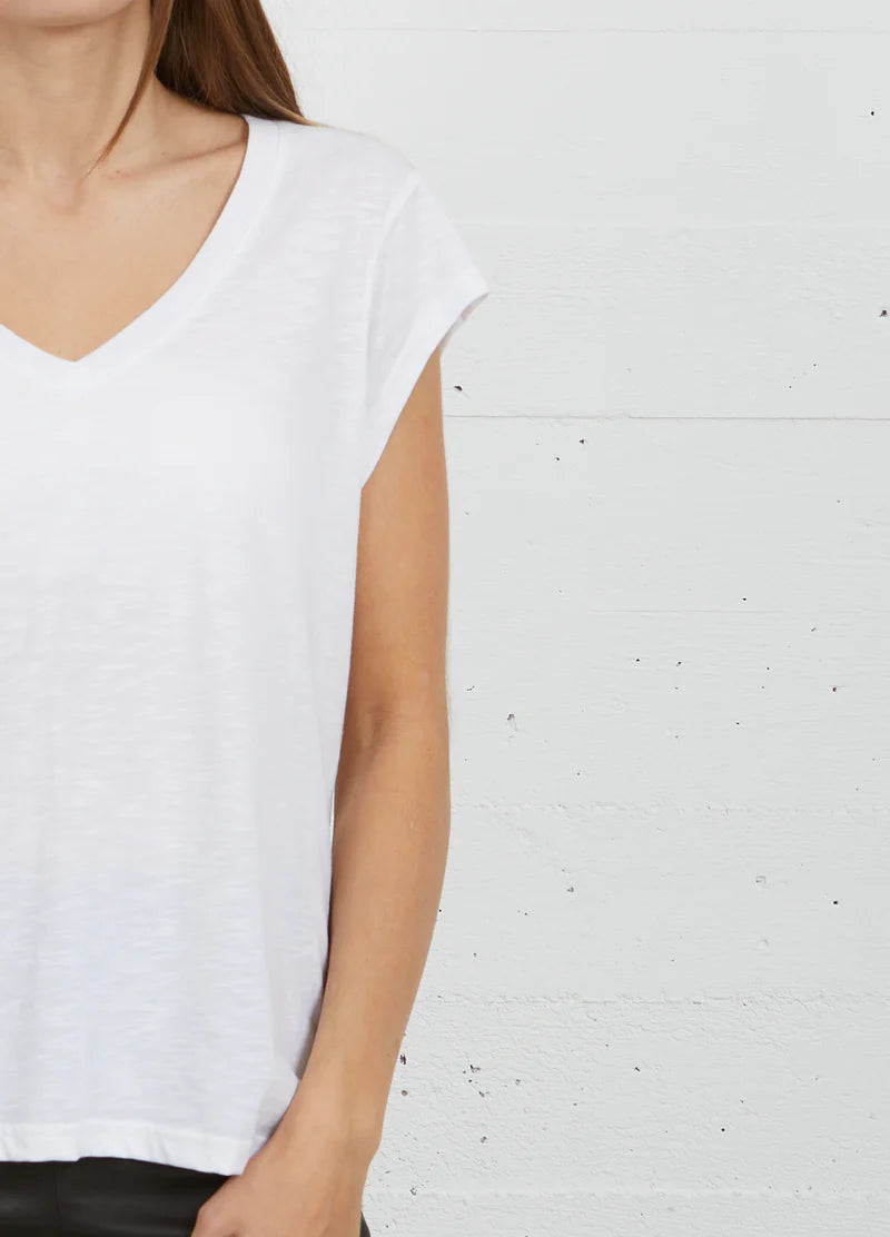 CC Heart Basic V neck T White & Dark Mud