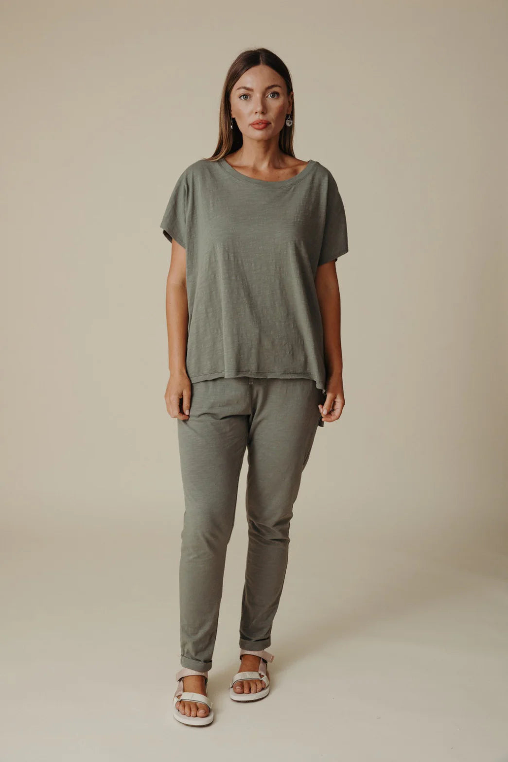 Shoreline Fine Slub Cotton T-Shirt Dusty Olive & Pebble