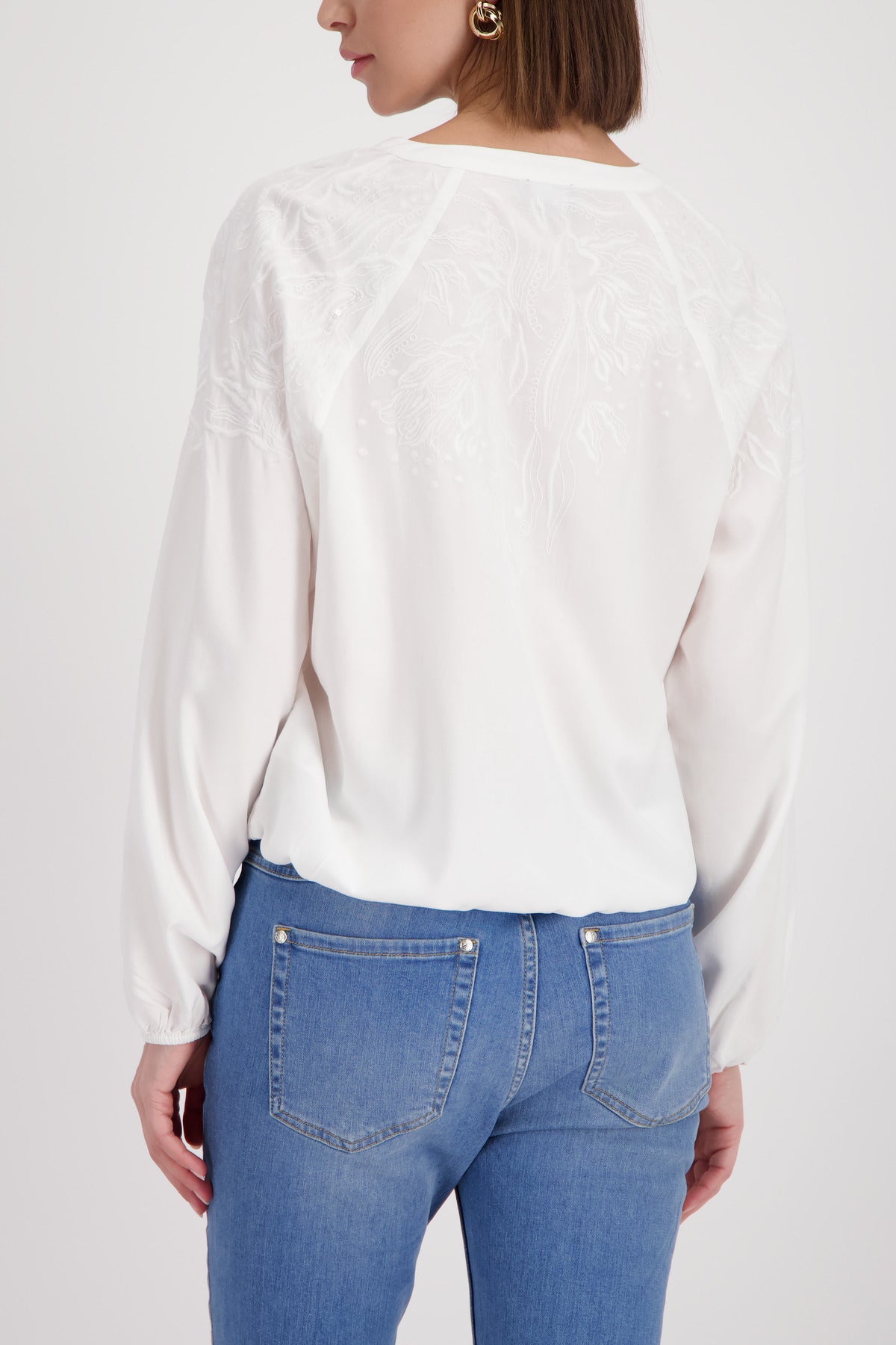 Embroided white shirt