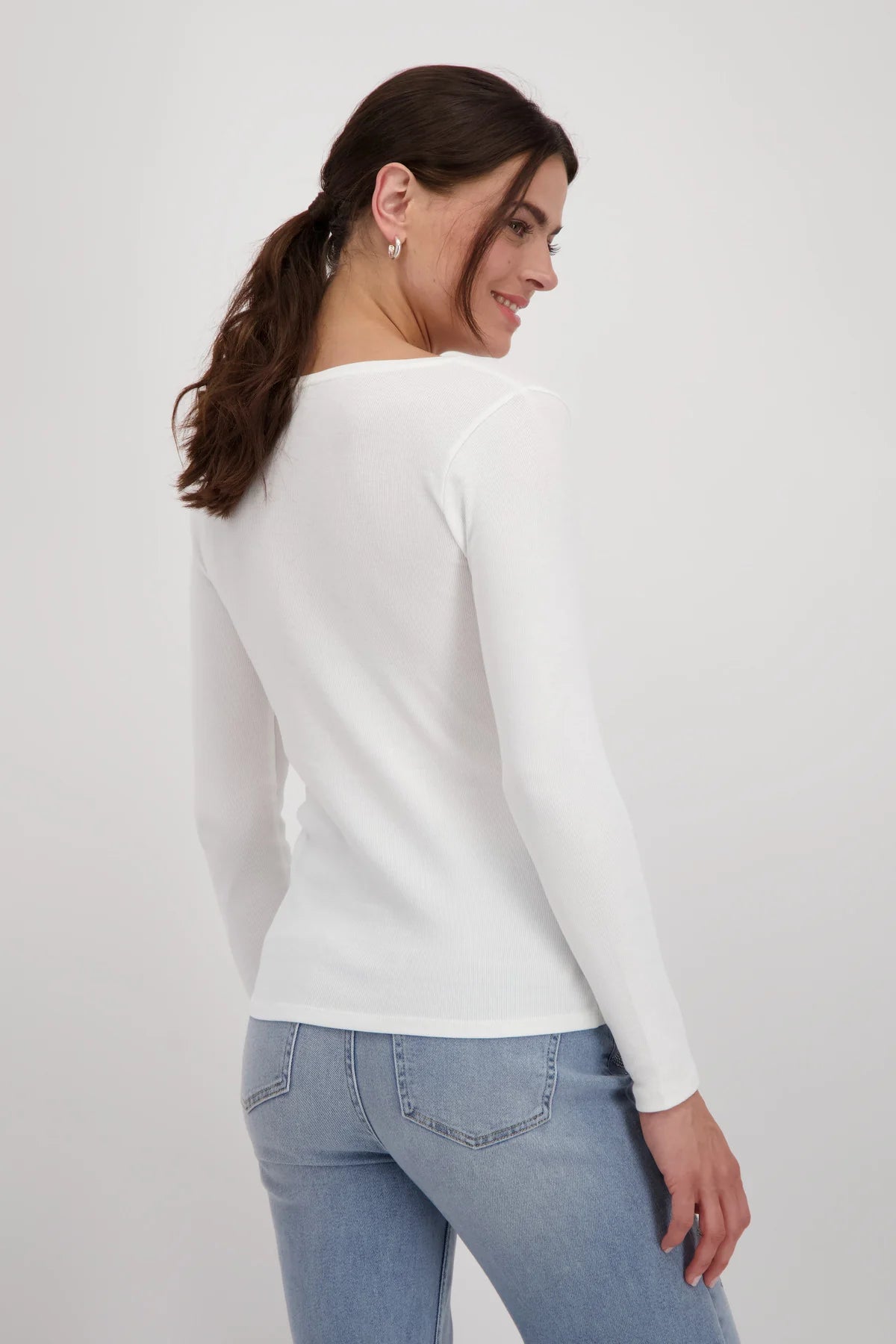 Round Neck Tee / Top