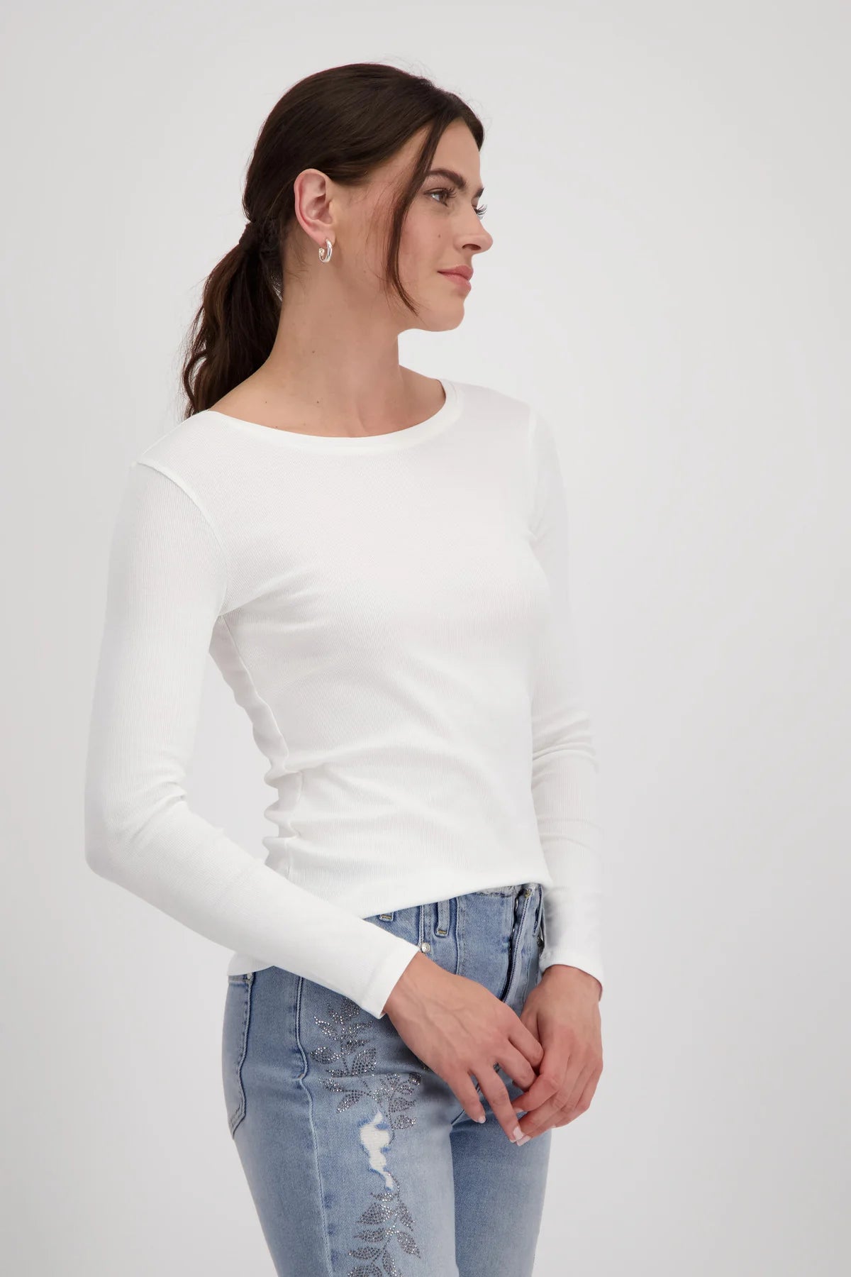 Round Neck Tee / Top