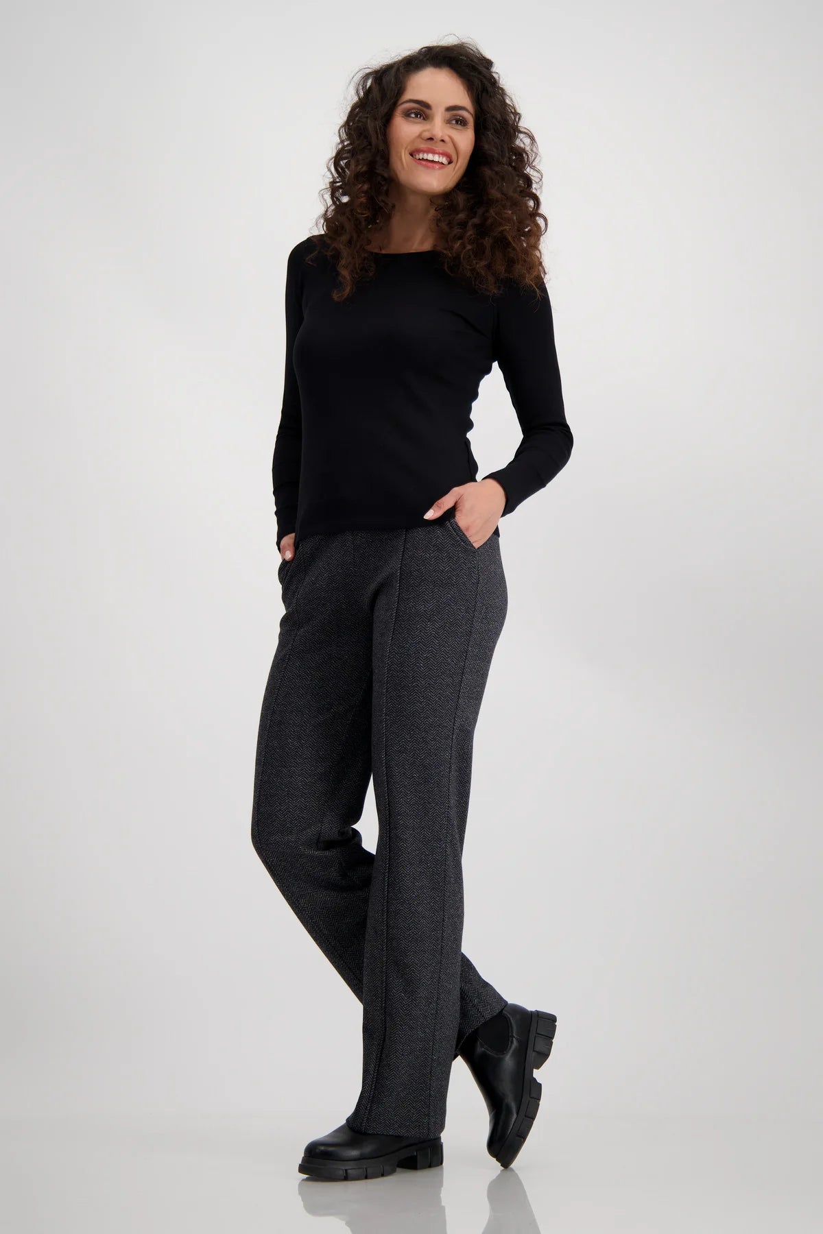 Round Neck Tee / Top