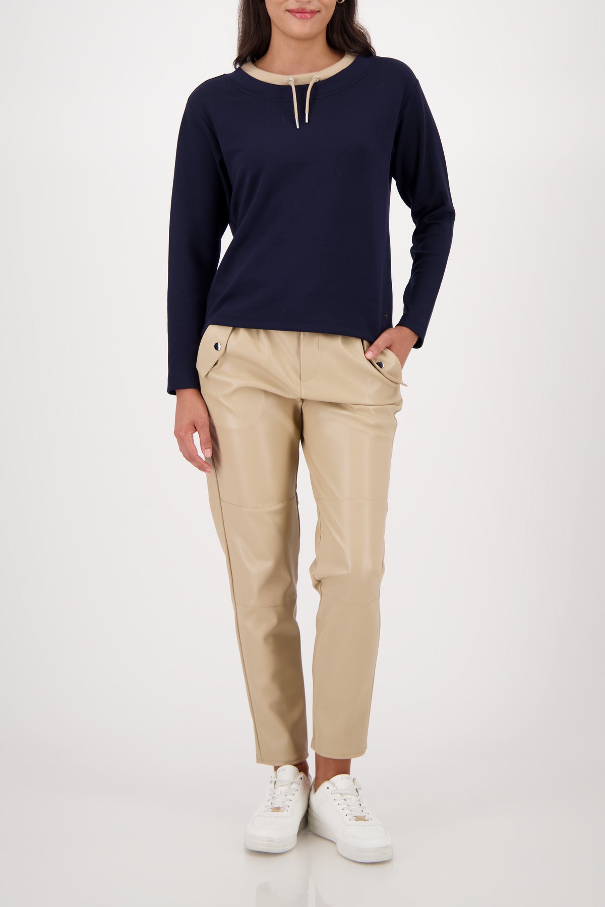 Sweatshirt with decorative detail