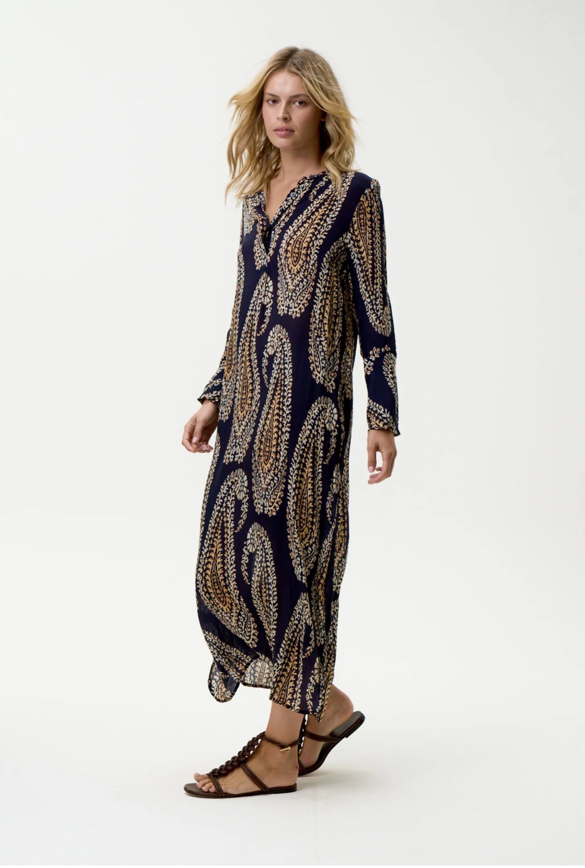 Long Genie-Provence-Viscose-Navy Paisley