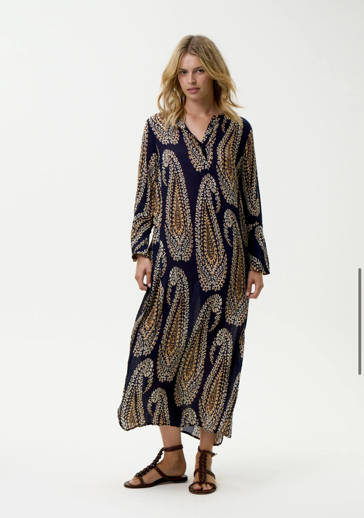 Long Genie-Provence-Viscose-Navy Paisley