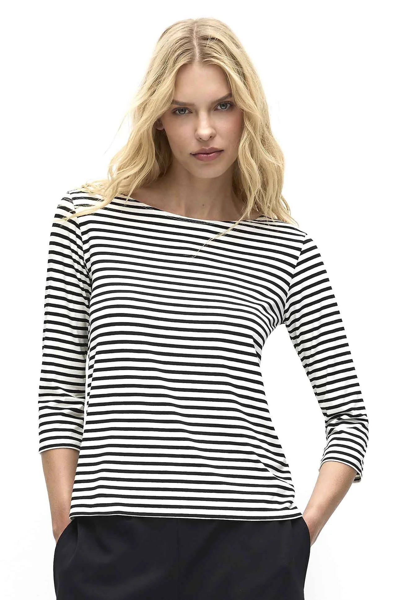 Relaxed Boat Neck Black / Vanilla