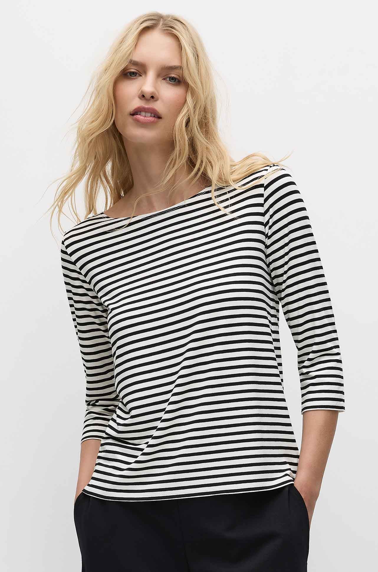 Relaxed Boat Neck Black / Vanilla
